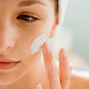 Creme viso per l'autunno: consigli per la cura del viso nel cambio stagione