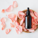 Oli Essenziali in Cosmesi: Bellezza Pura dalla Natura